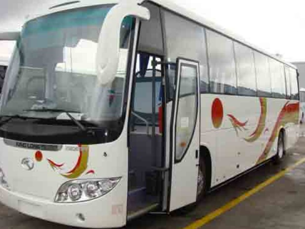 飛鷹公司提供的旅遊巴士